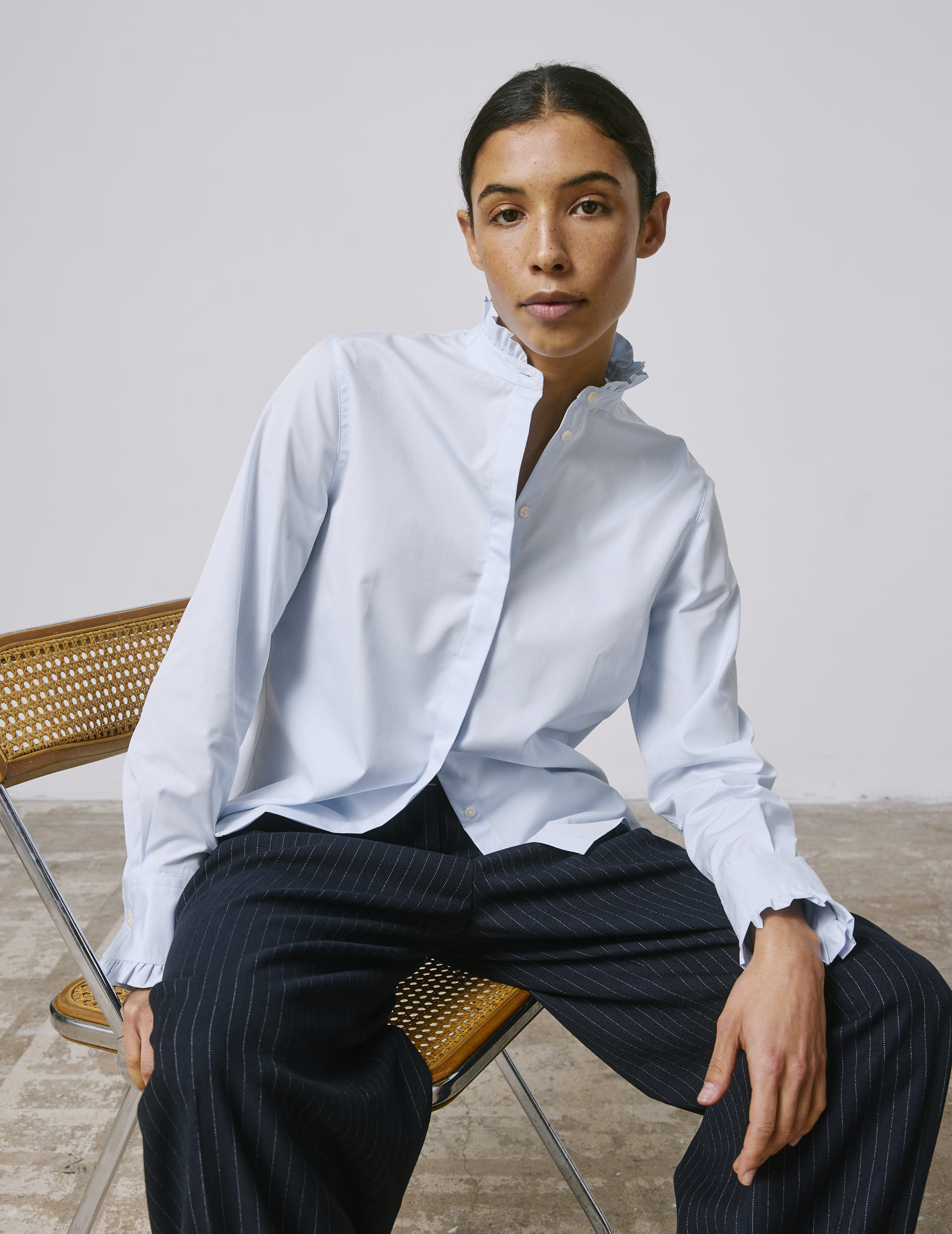 Blue Louison shirt with Hidden buttons placket - Poplin - Victorian Collar