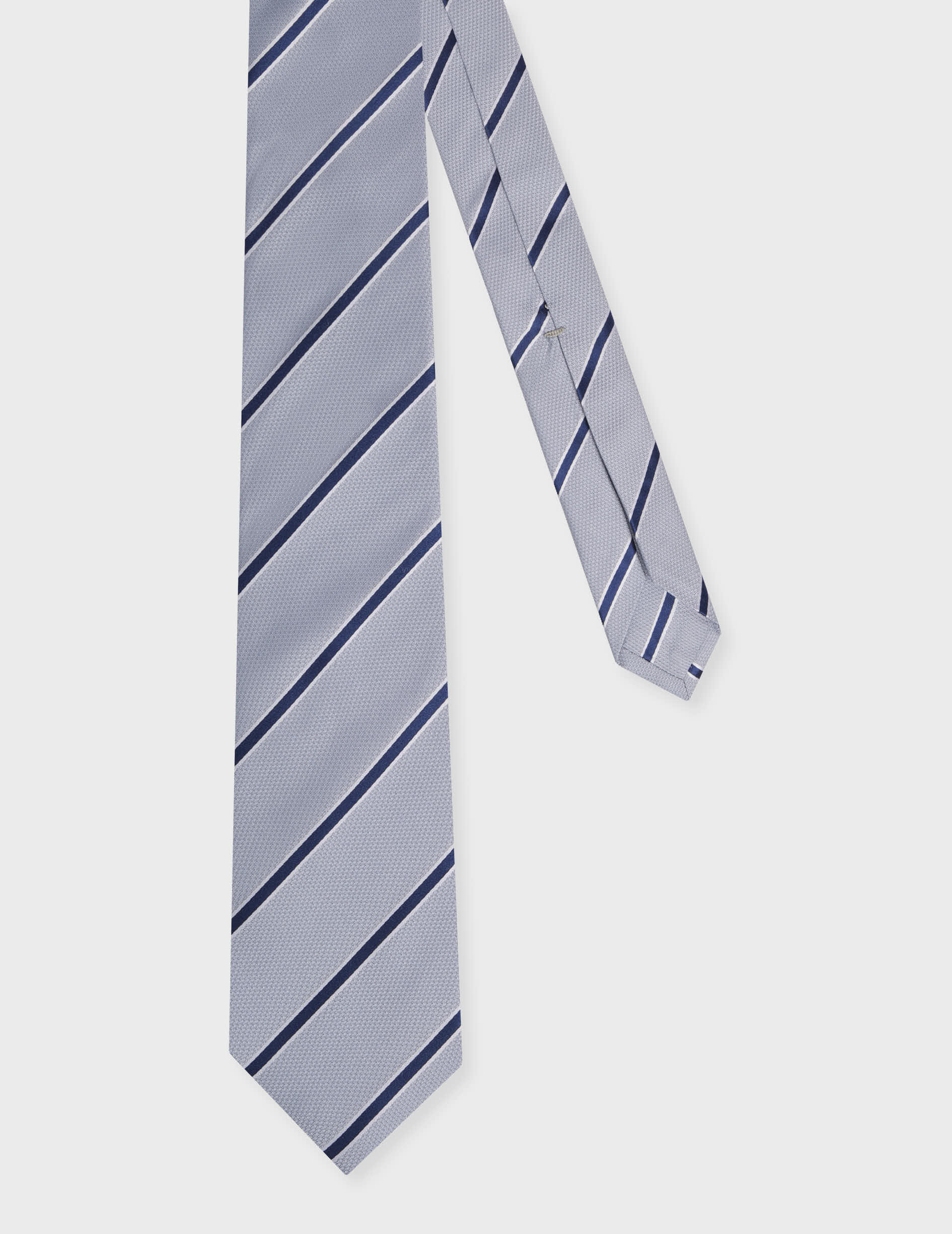 Cravate en soie bleue rayée