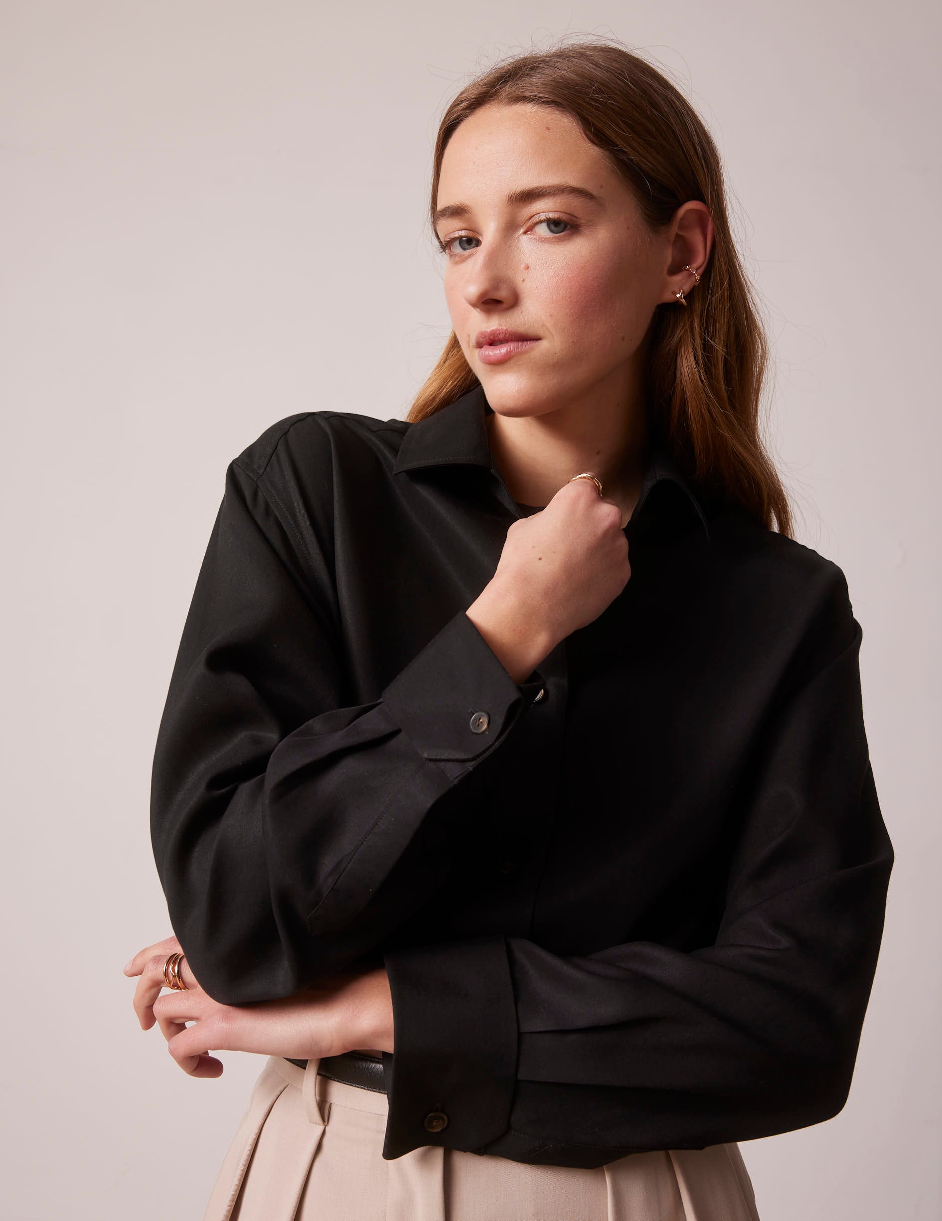 Chemise Hannah noire - Lyocell - Col Chemise - Poignets Mousquetaires