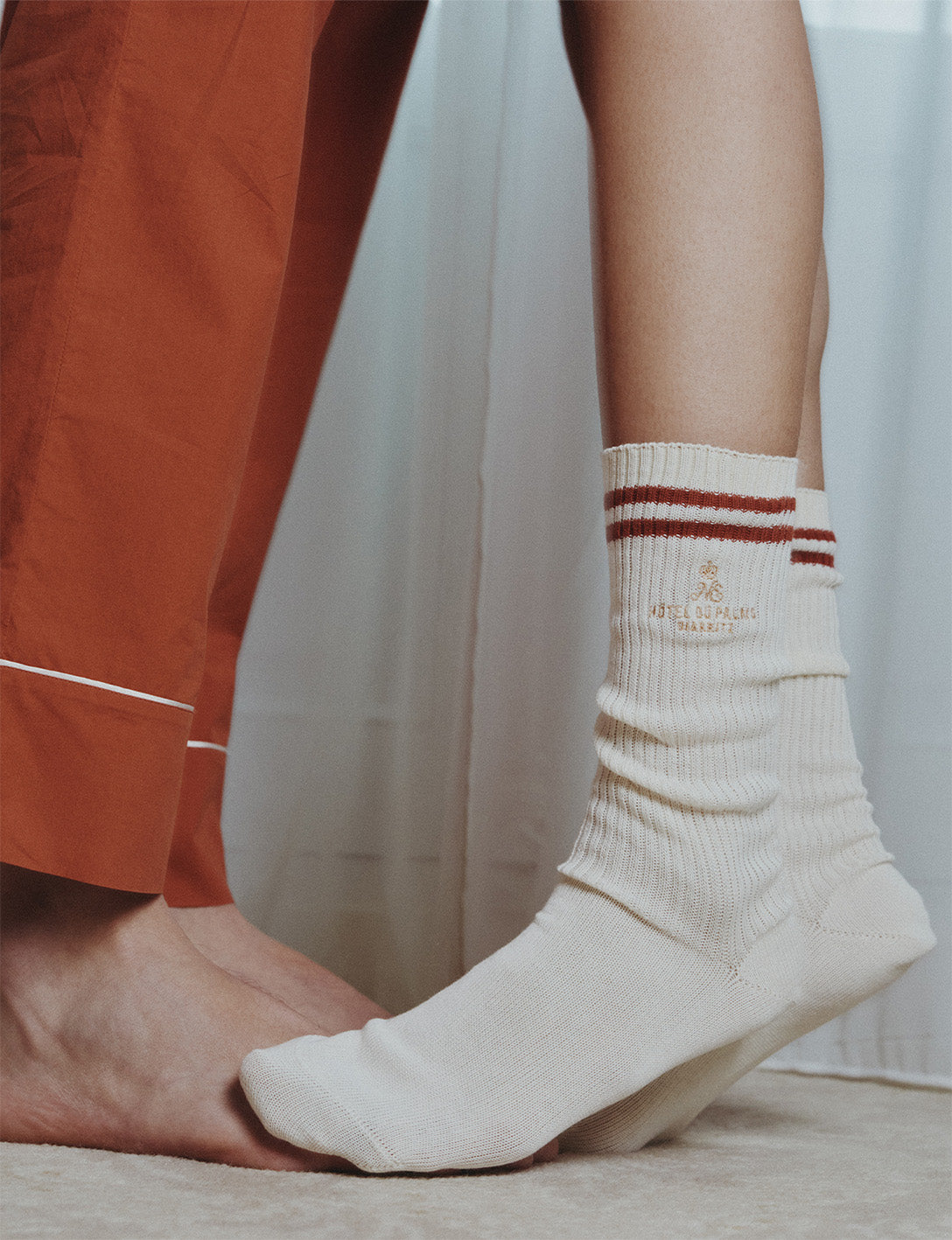 Chaussettes côtelées écrues rayures orange rouille