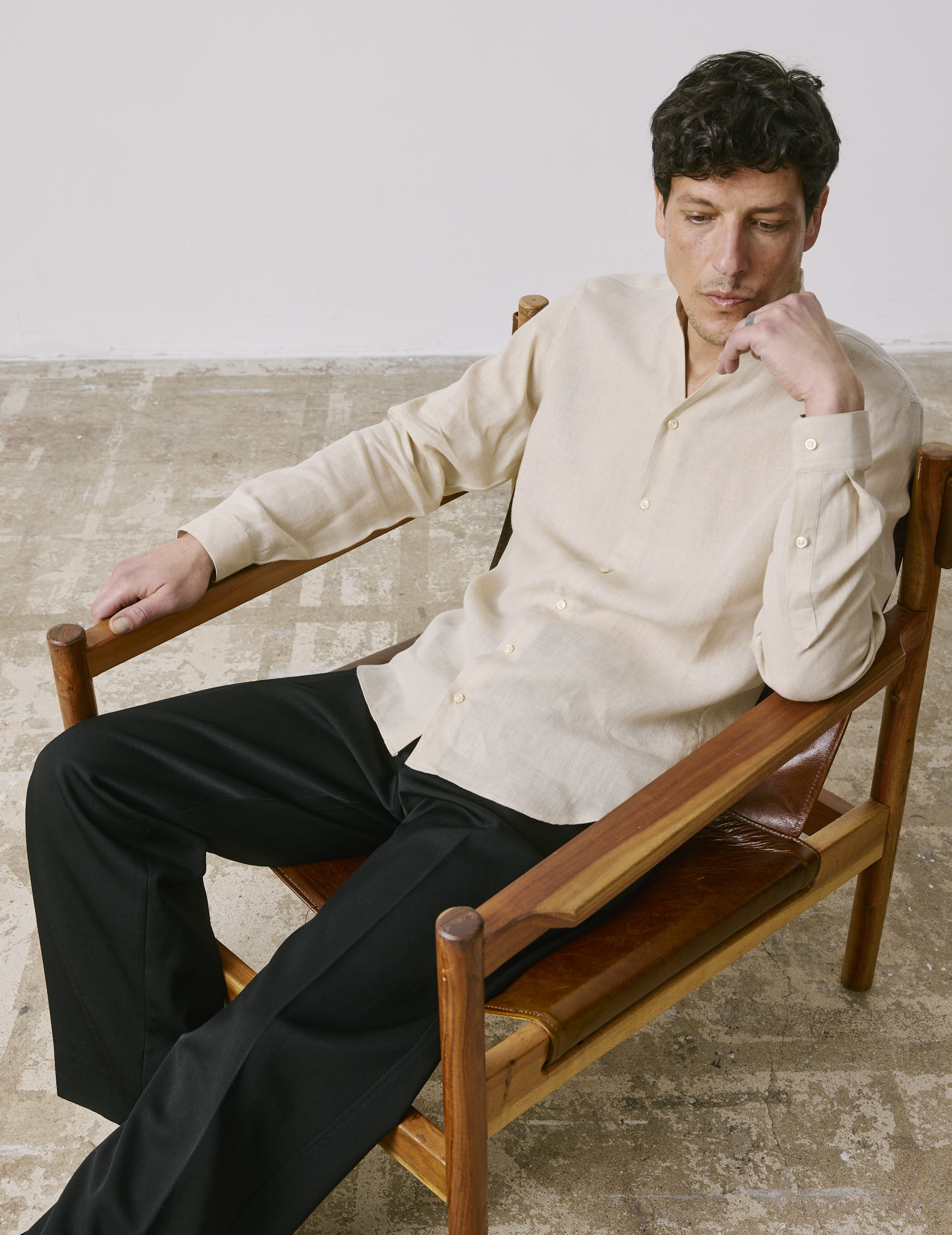 Carl shirt in beige linen - Lin - droit ouvert Collar