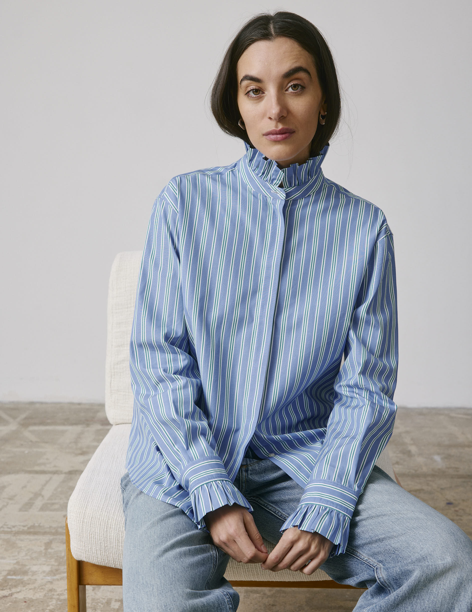 Chemise Laurine gorge cachée rayée bleue - Popeline - Col Victorien