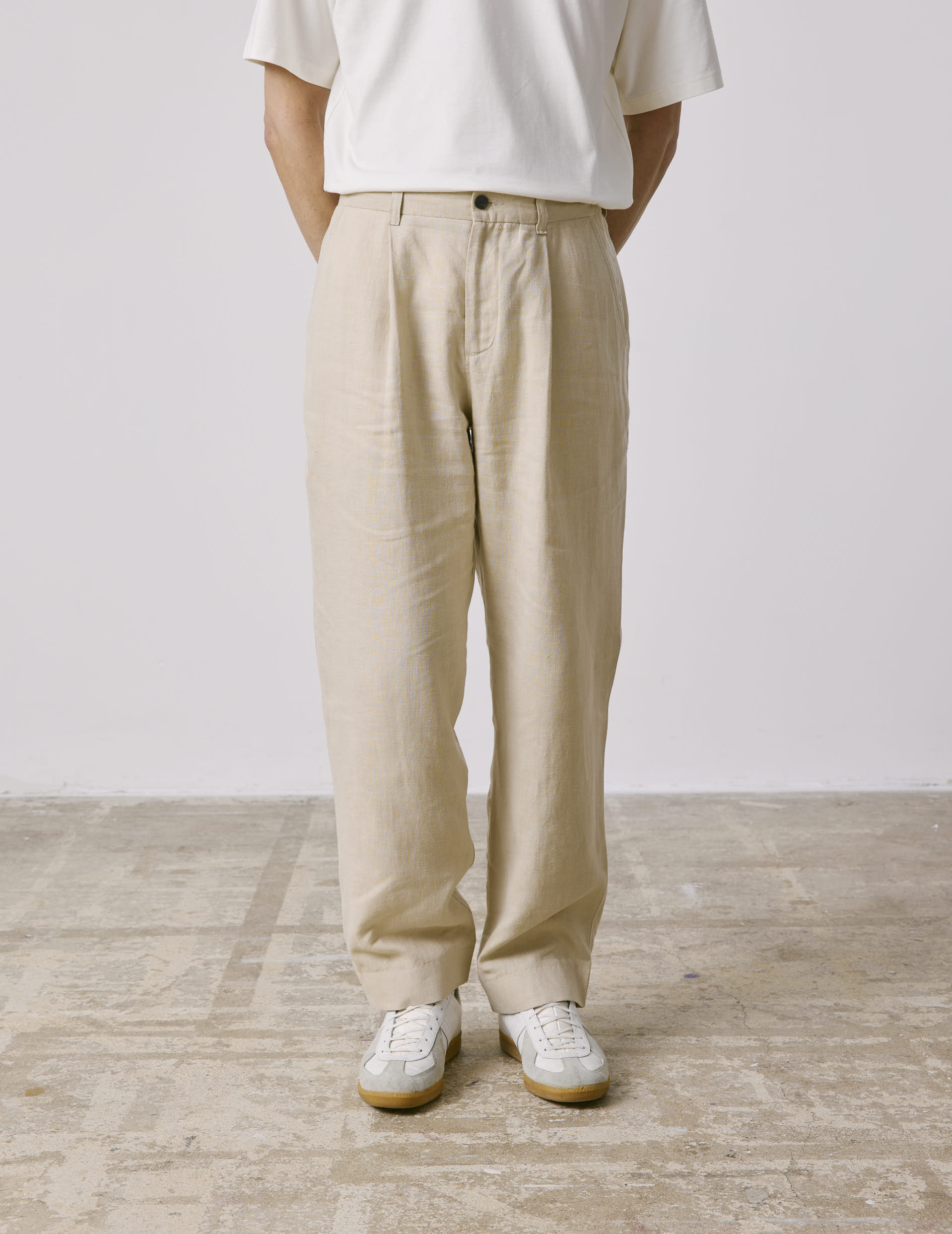 Light beige linen Nicolaï pants