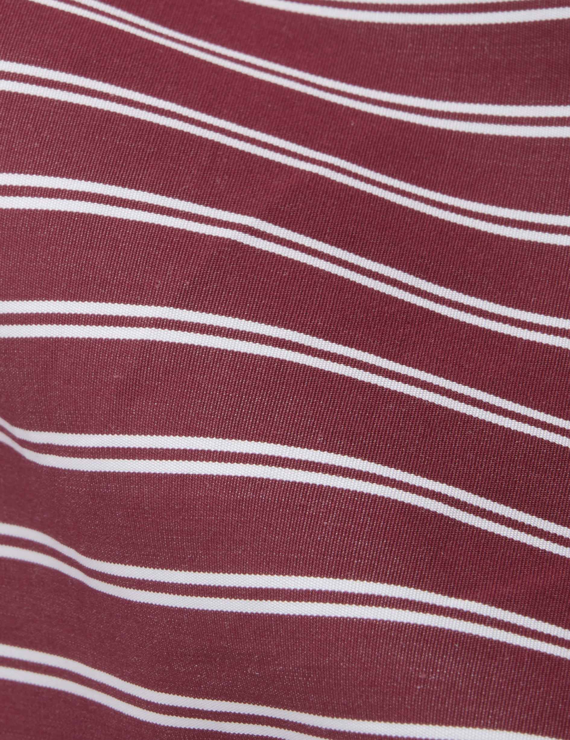 Nina shorts in burgundy crepe