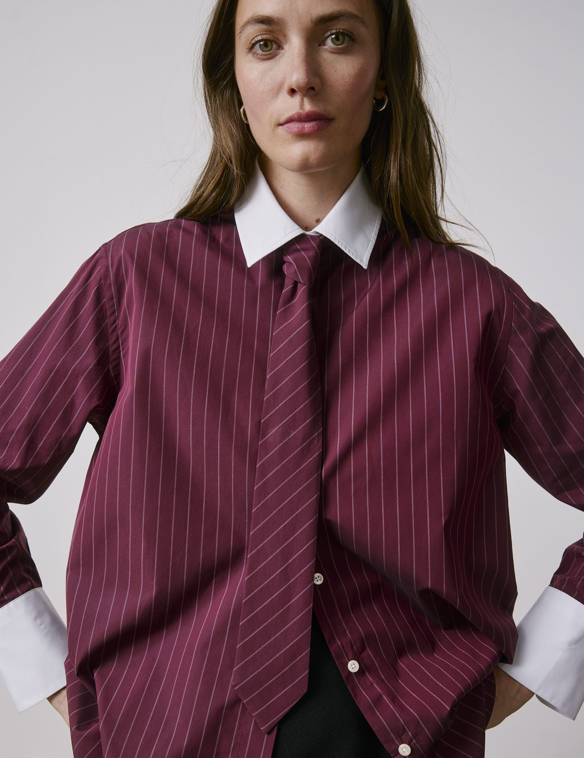Chemise Naéline avec cravate amovible rayée bordeaux - Popeline - Col Chemise