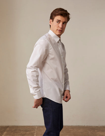 White semi-fitted wrinkle-free shirt