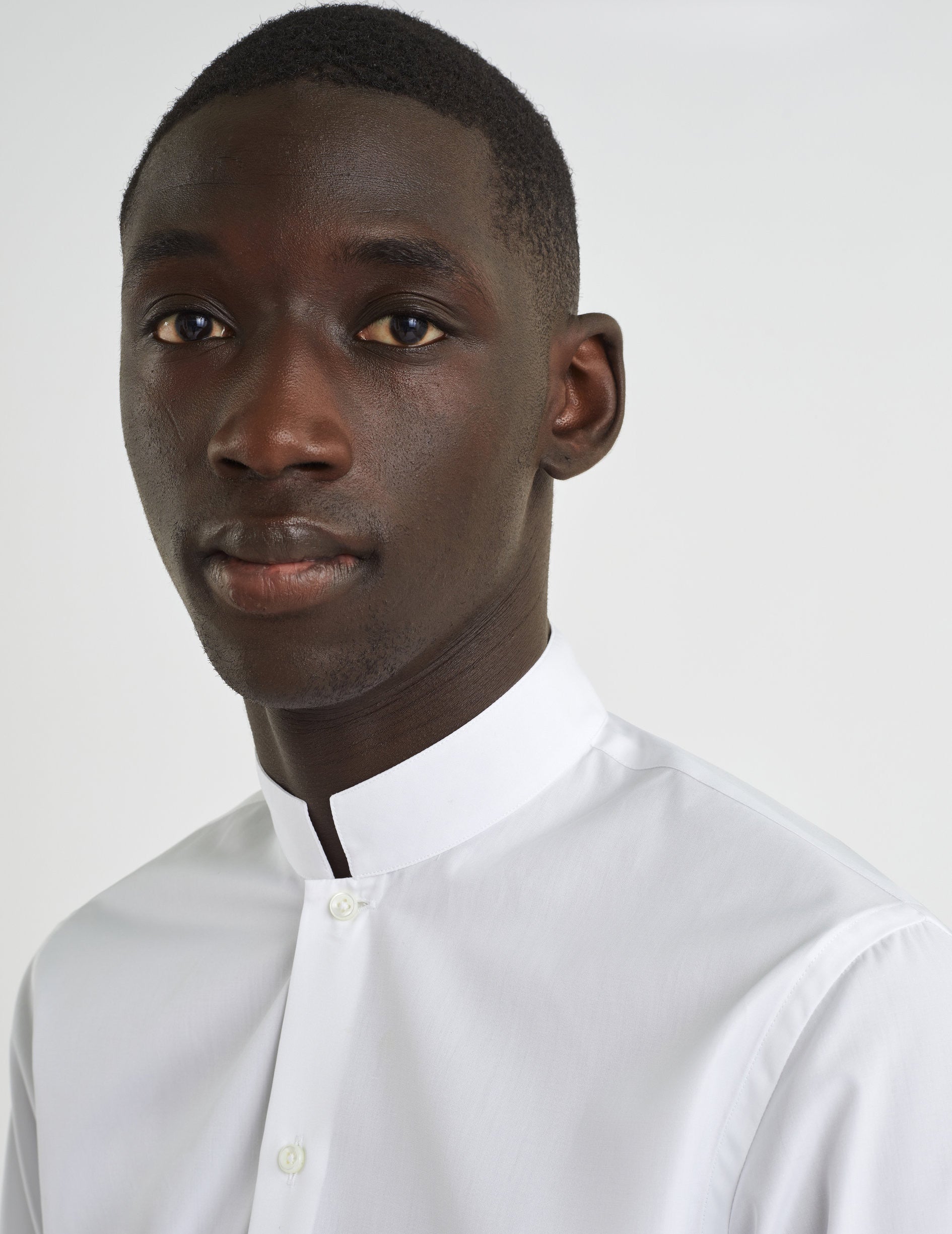 Semi-fitted white shirt - Poplin - Straight Collar