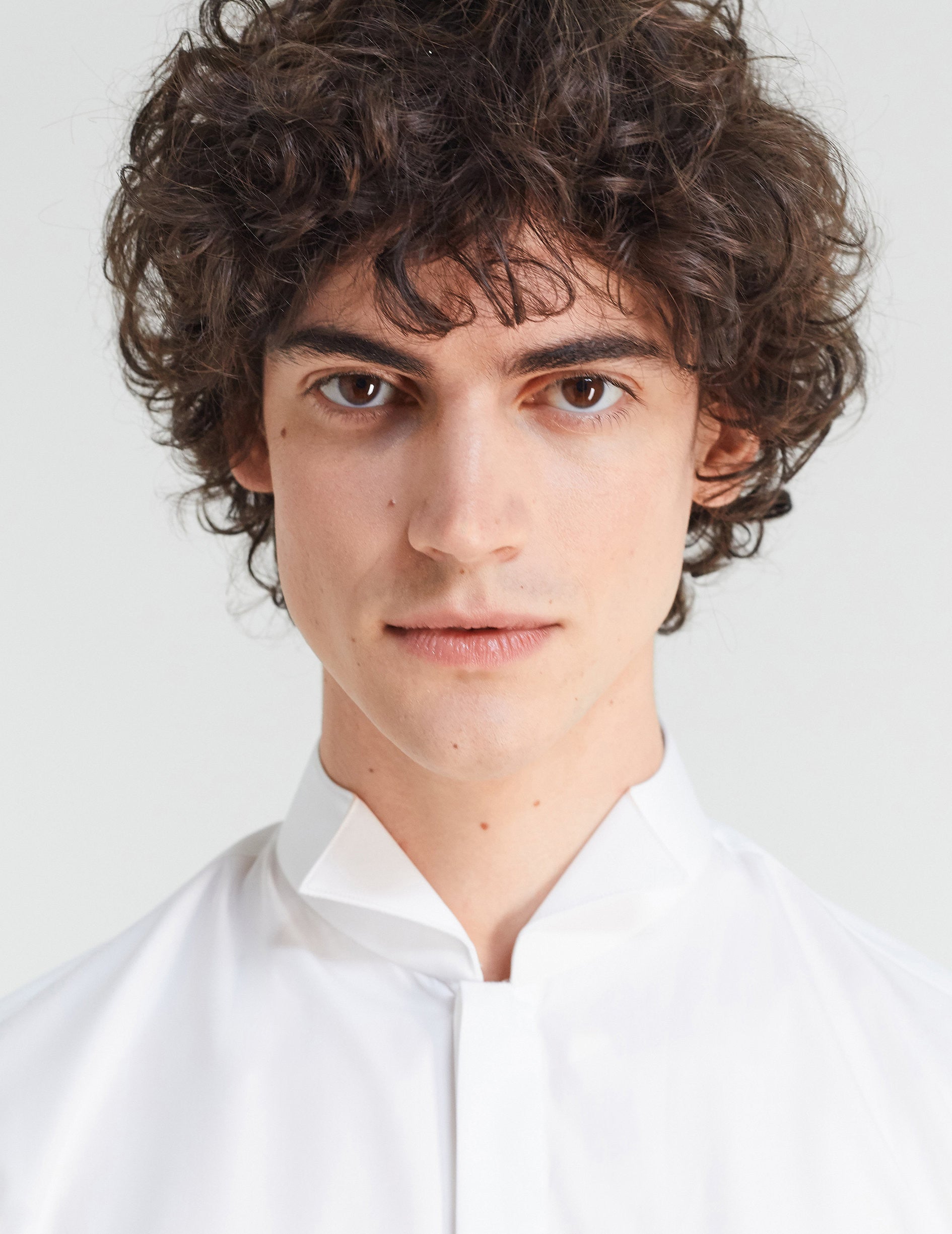 Chemise Semi-ajustée gorge cachée blanche - Popeline - Col Cassé - Poignets Mousquetaires