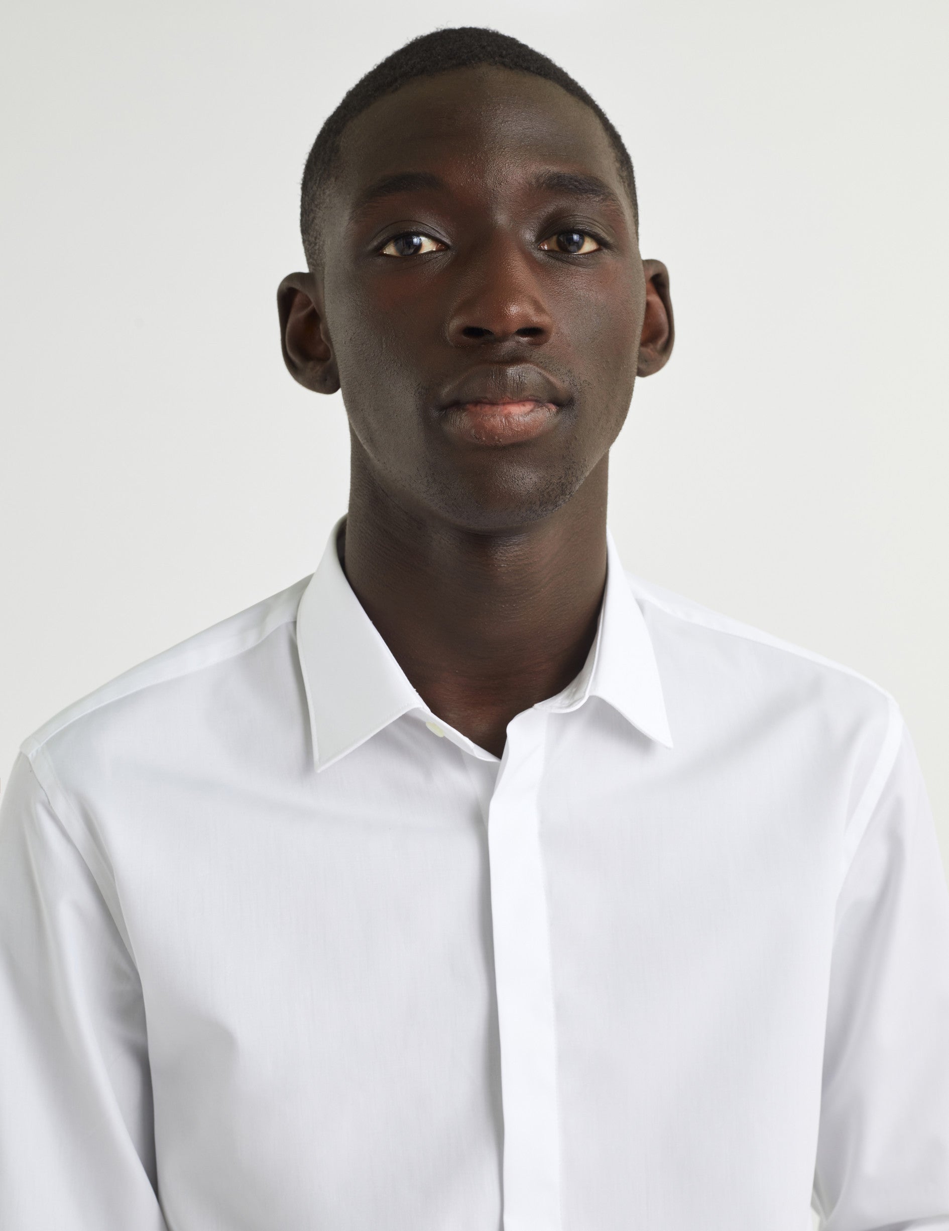 Chemise Semi-ajustée gorge cachée blanche - Popeline - Col Figaret - Poignets Mousquetaires