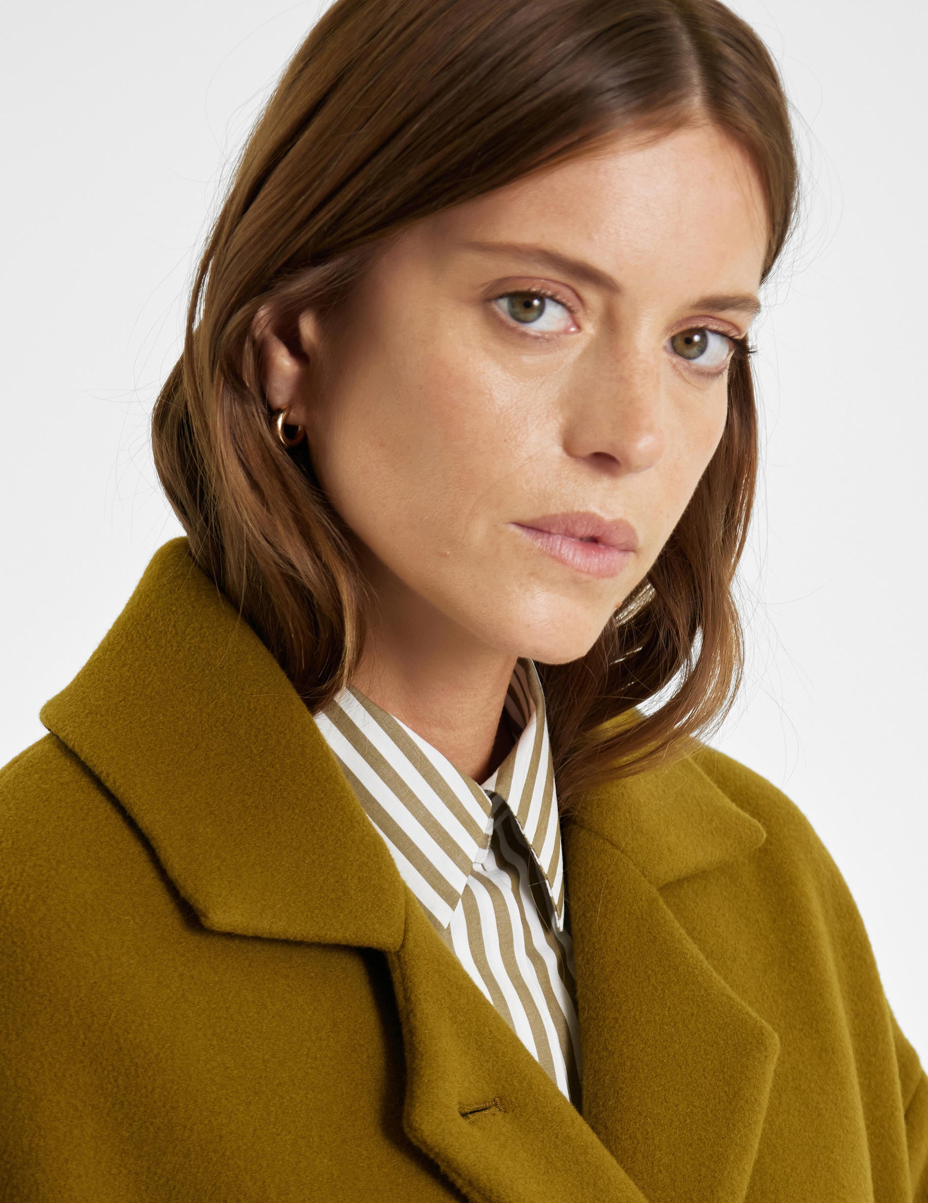 Eymée coat in olive green woolen cloth