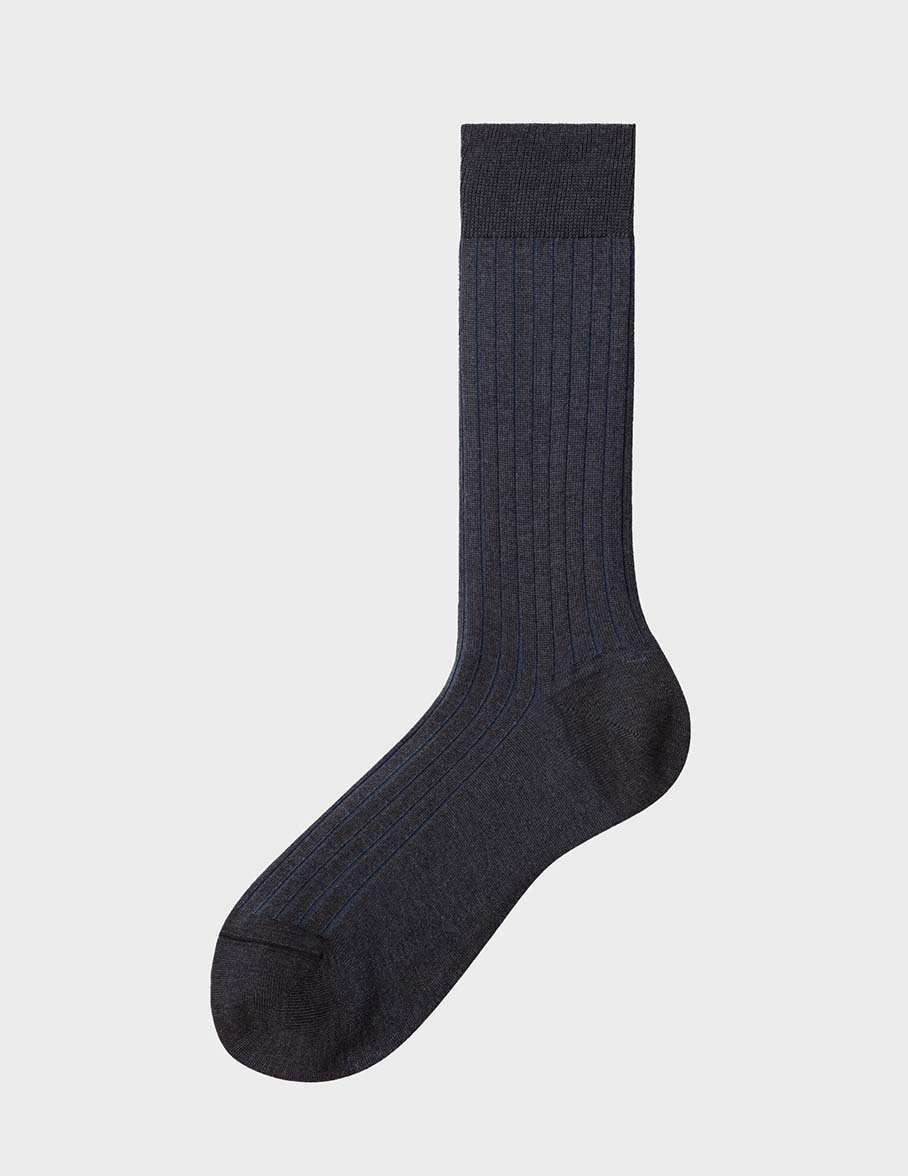 Vanised socks in triple gray lisle thread