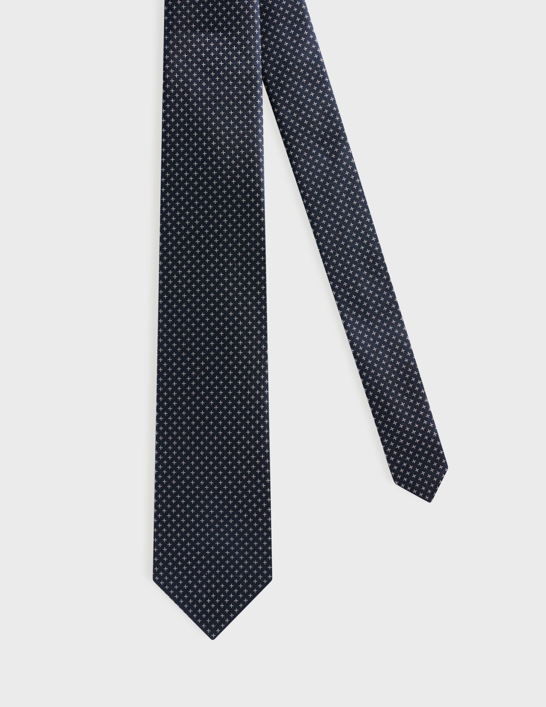 Fine patterned blue silk tie