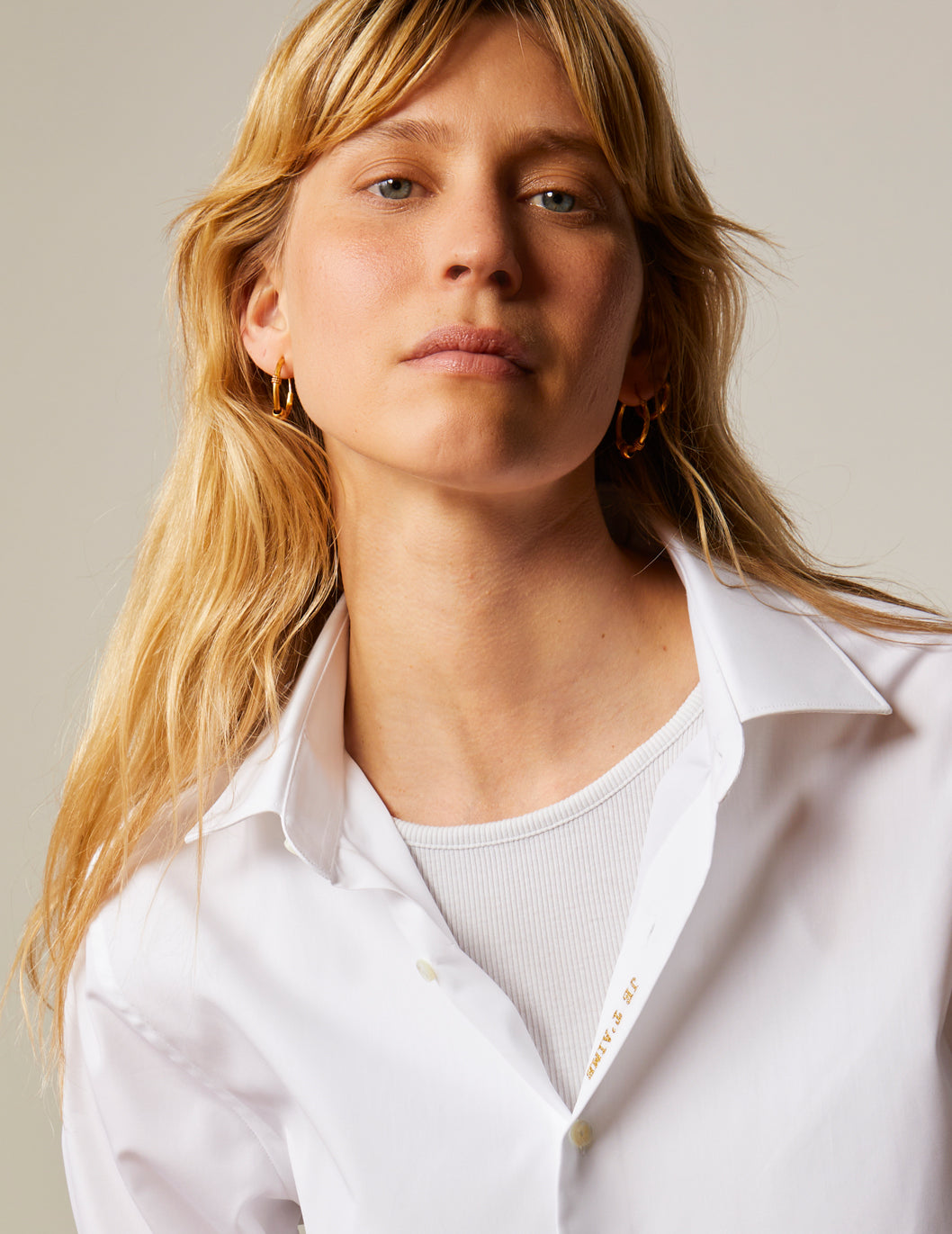 "JE T'AIME" WHITE SHIRT EMBROIDERED IN GOLD - Poplin - Figaret Collar