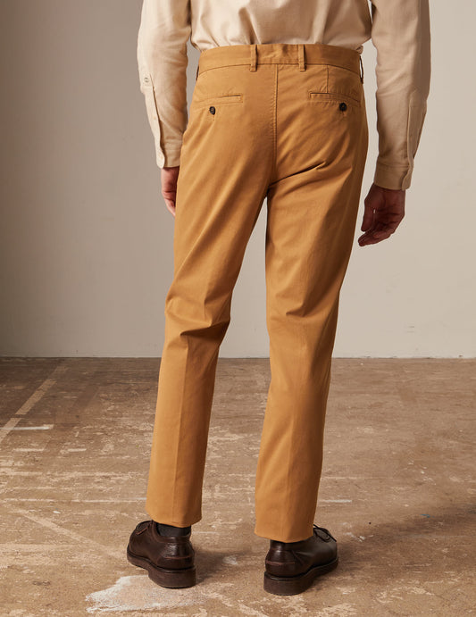 Maxence chinos in camel cotton twill