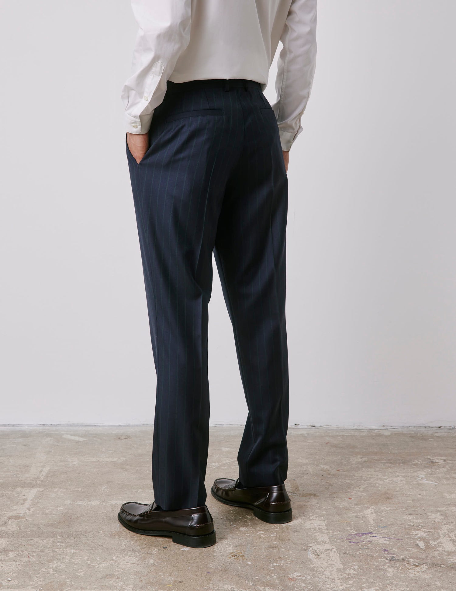 Pantalon de costume Driss en laine vierge marine rayé