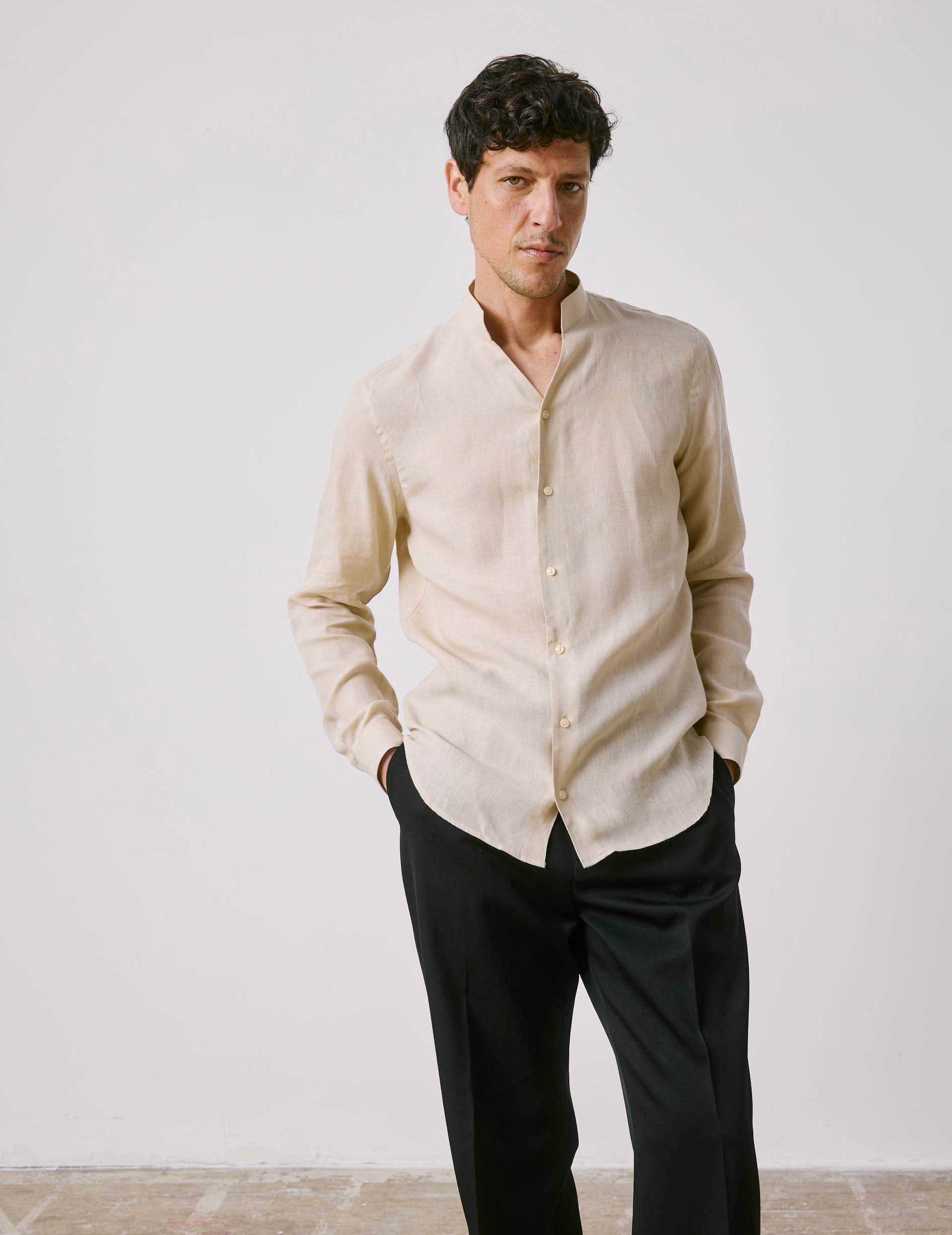 Carl shirt in beige linen - Lin - droit ouvert Collar