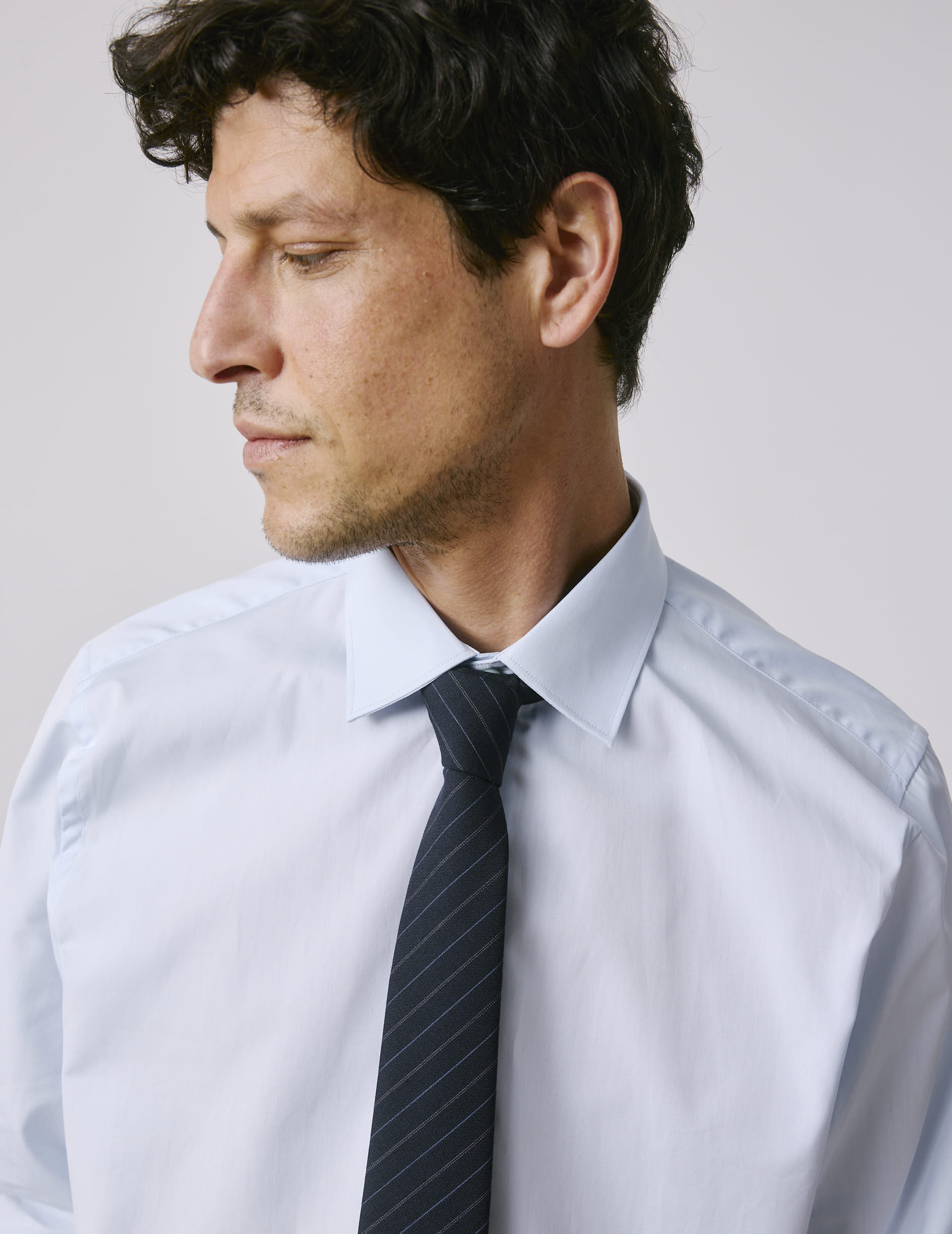 Cravate en laine vierge marine