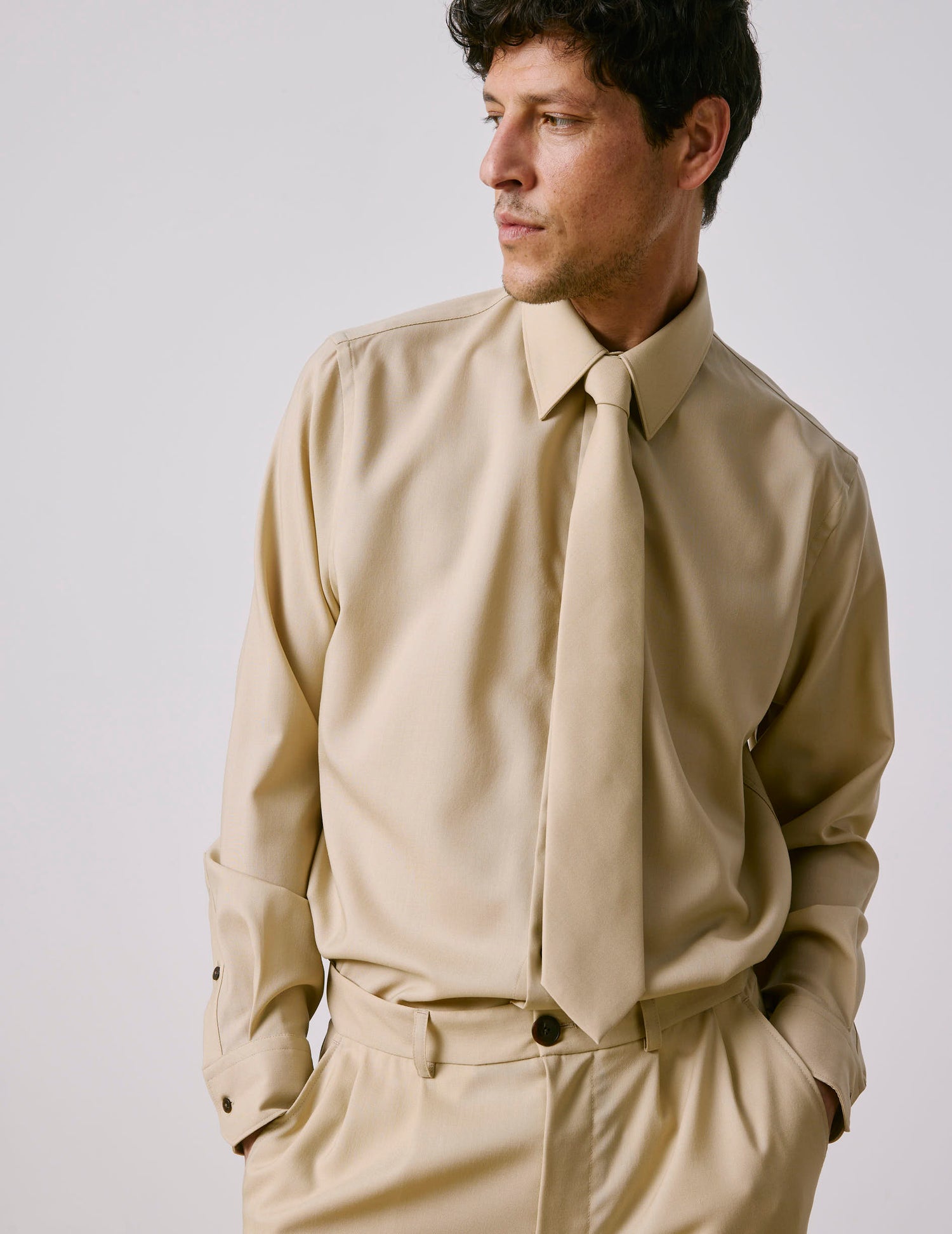 Cravate en laine vierge beige