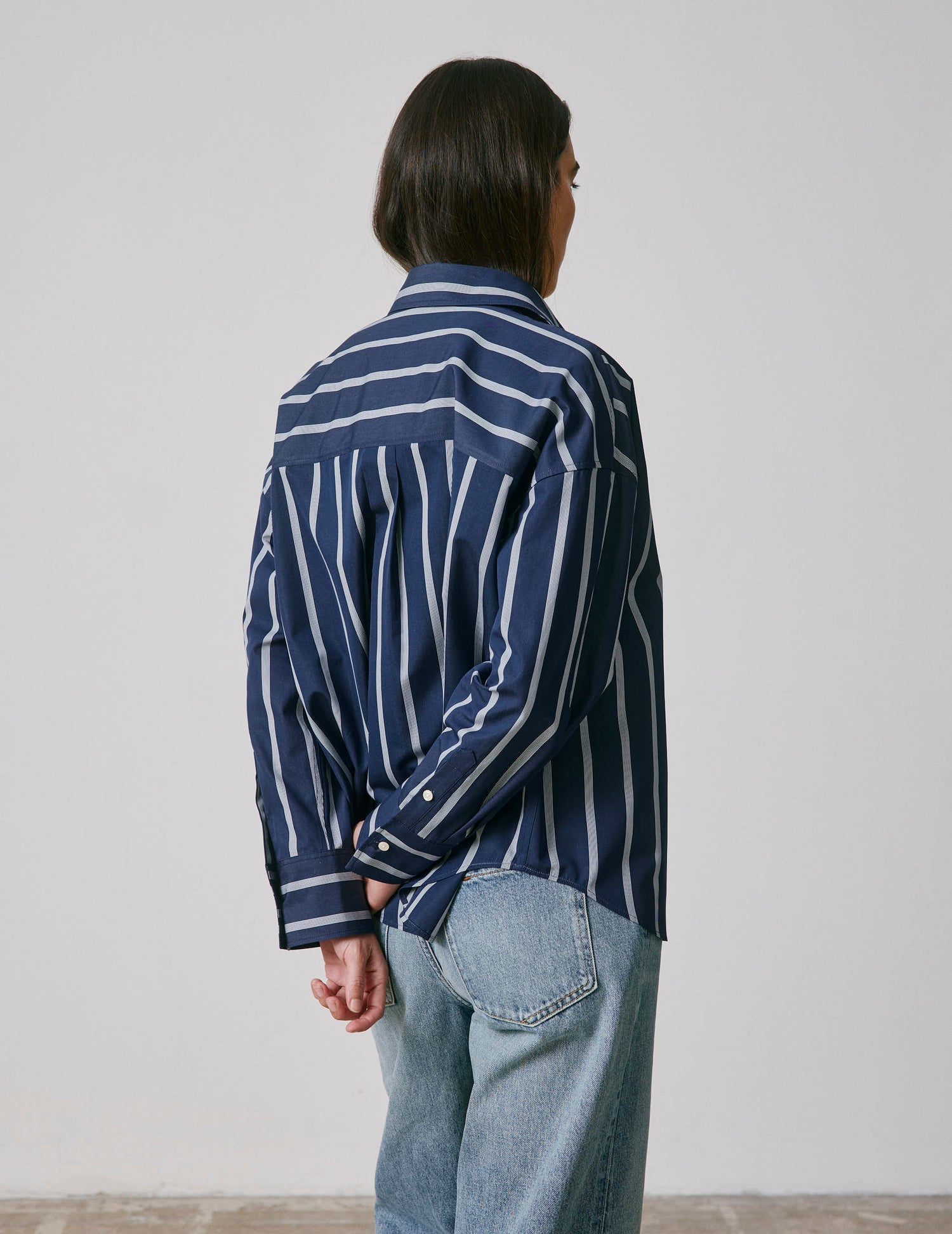 Chemise oversize Eugénie rayée bleu marine - Popeline - Col Chemise#3