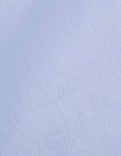 Semi-fitted light blue shirt