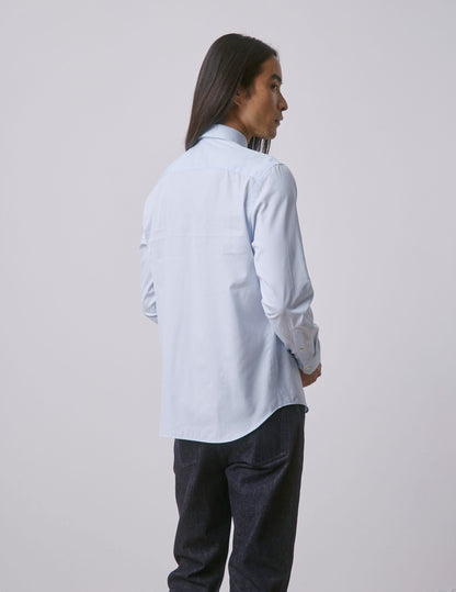 Semi-fitted light blue shirt