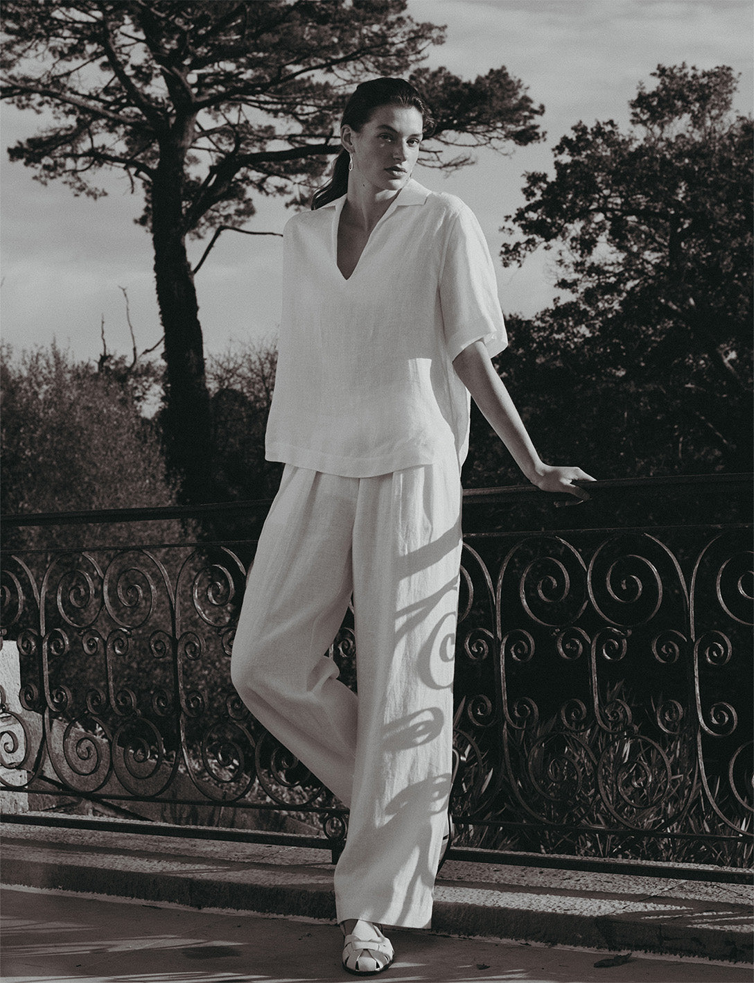 White linen Nadia blouse  - Linen - V Collar