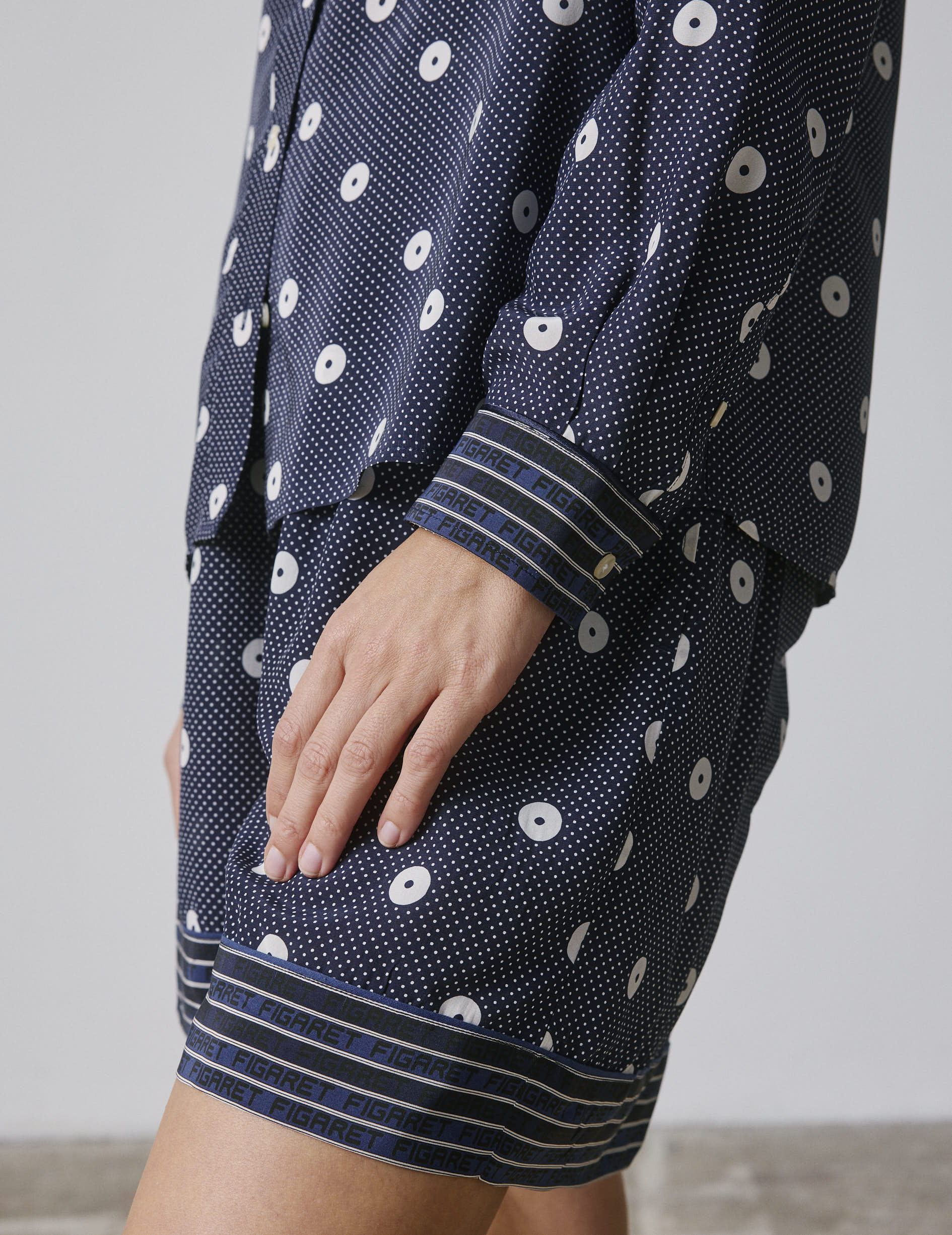 Navy crepe Nina shorts