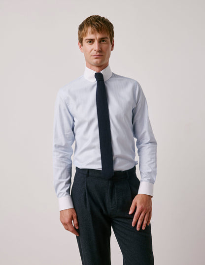Chemise semi-ajustée bleu clair