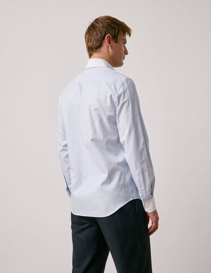 Chemise semi-ajustée bleu clair
