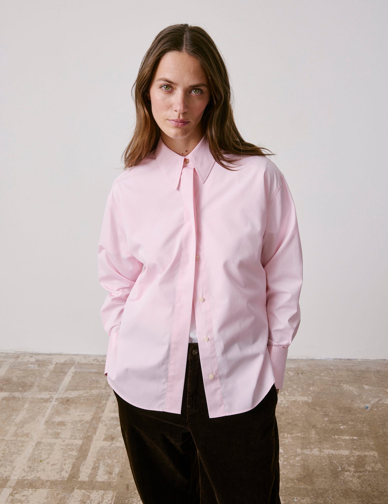 Light pink hidden placket Irisa shirt - Poplin - Long Collar - Musketeers Cuffs