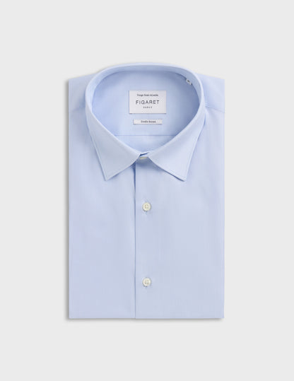 Semi-fitted blue shirt