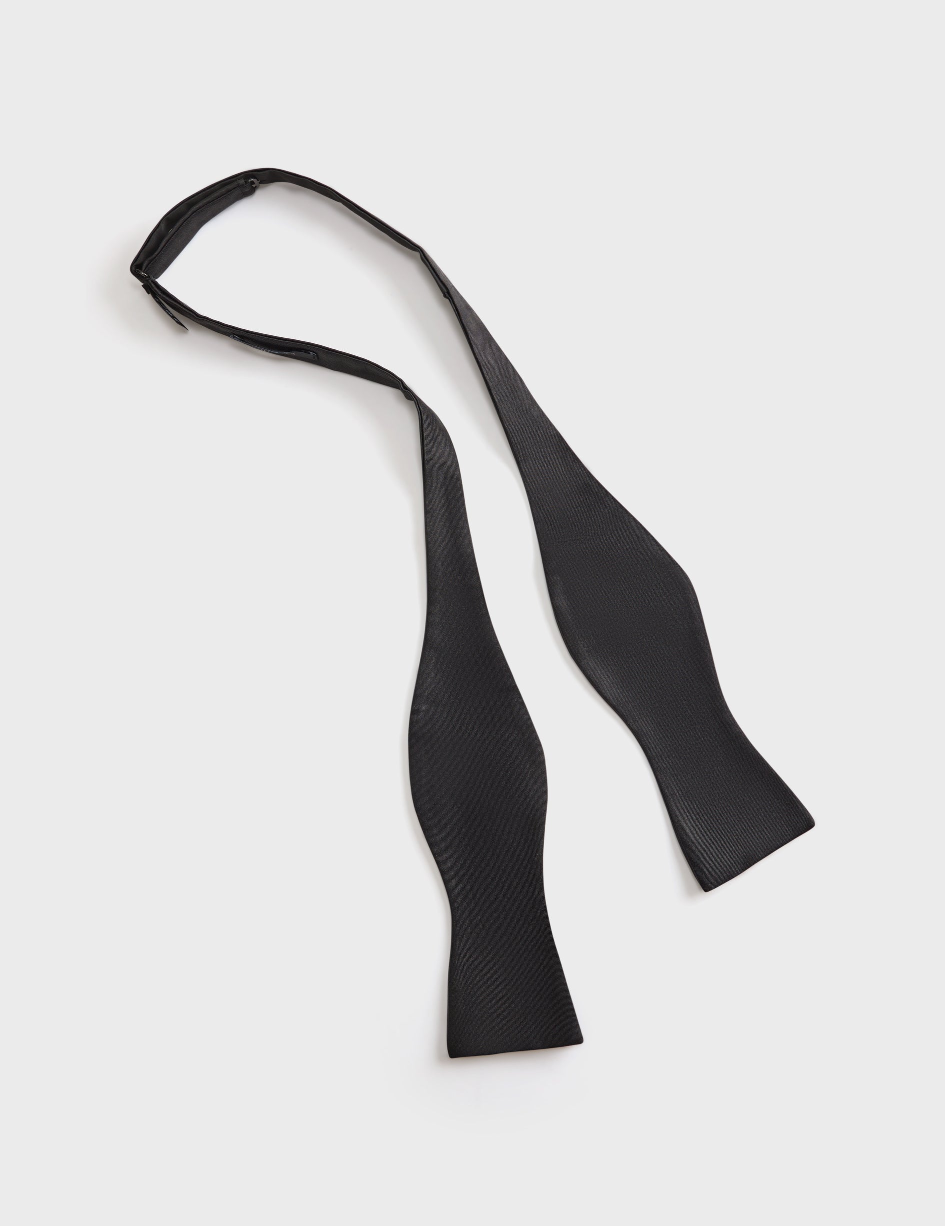 Black silk self-tie bow tie