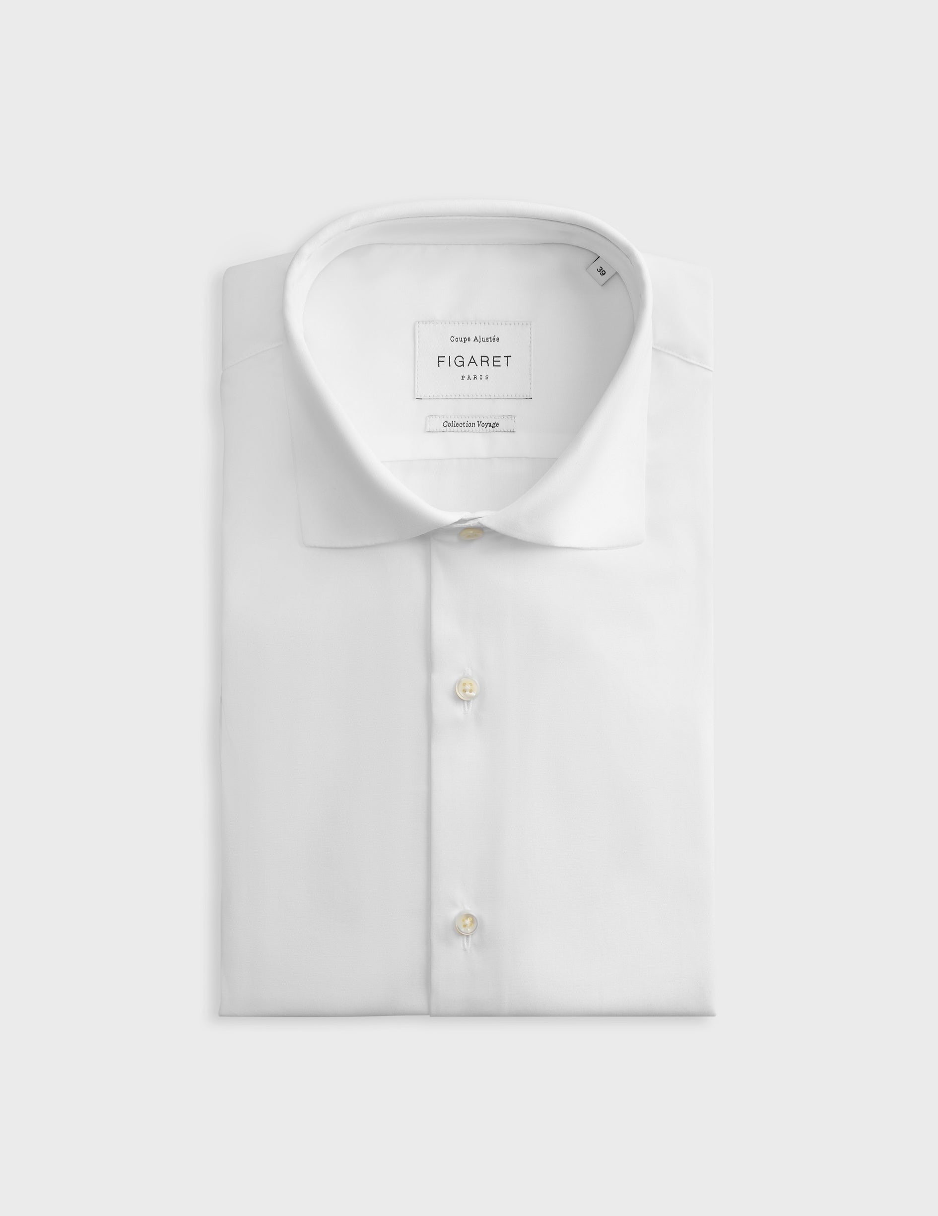 Fitted white wrinkle-free shirt