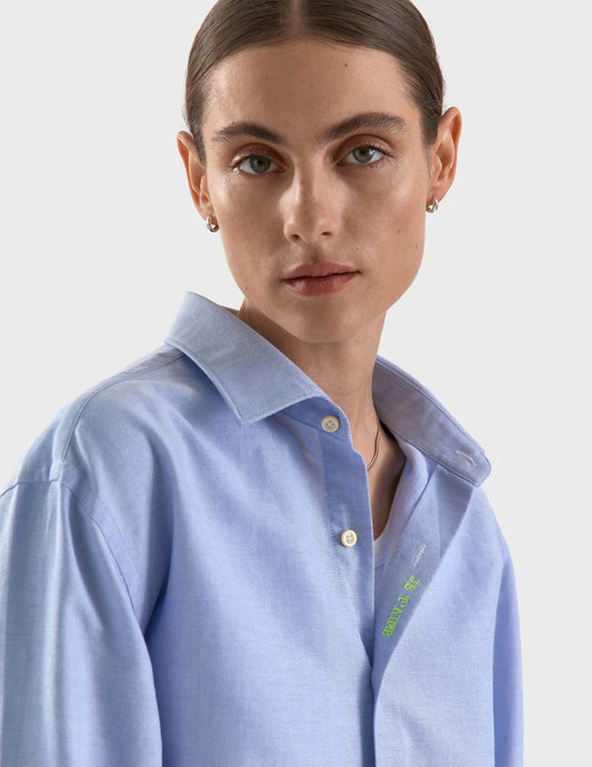 "JE T'AIME" BLUE SHIRT EMBROIDERED IN FLUORESCENT YELLOW - Oxford - Figaret Collar