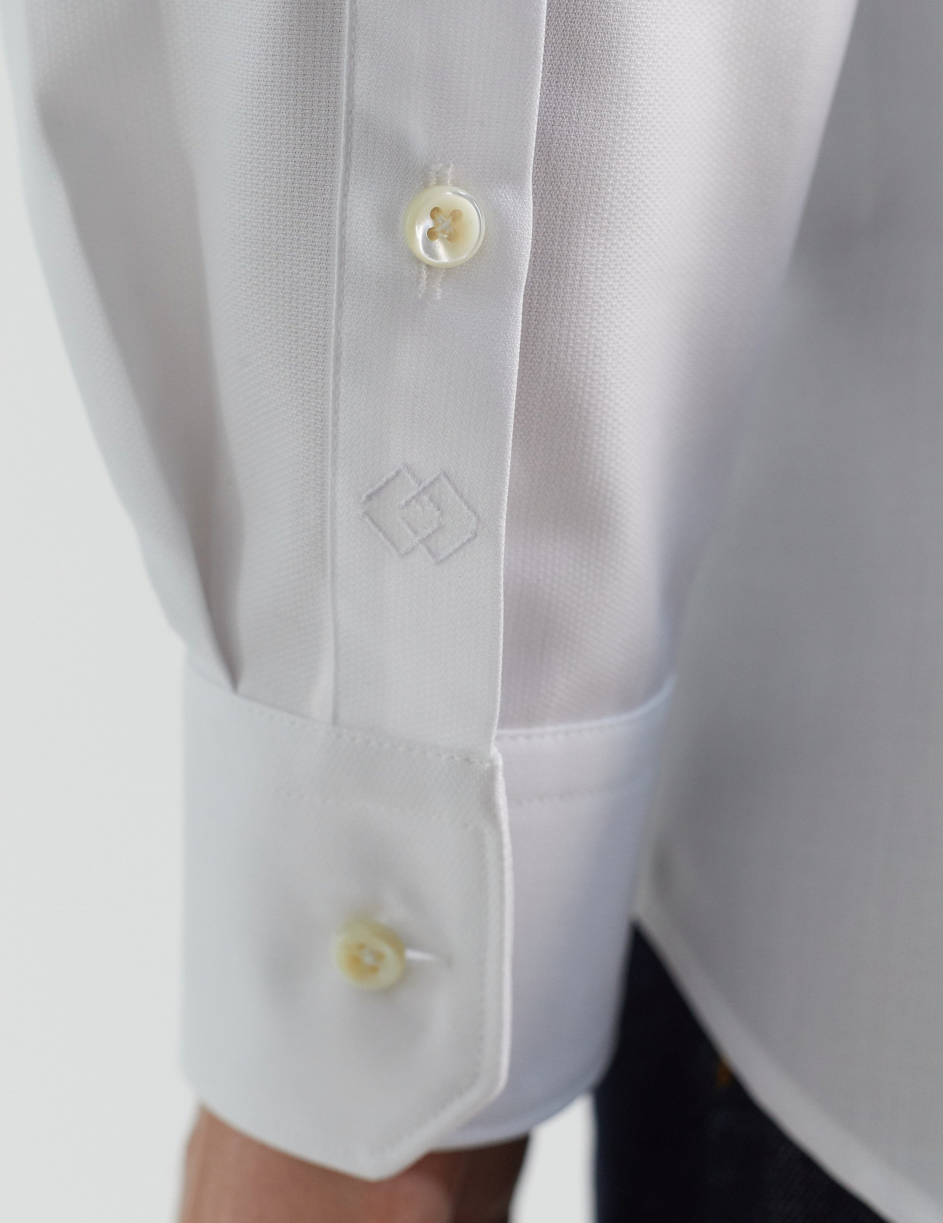 White Classic Shirt - Shaped - Figaret Collar